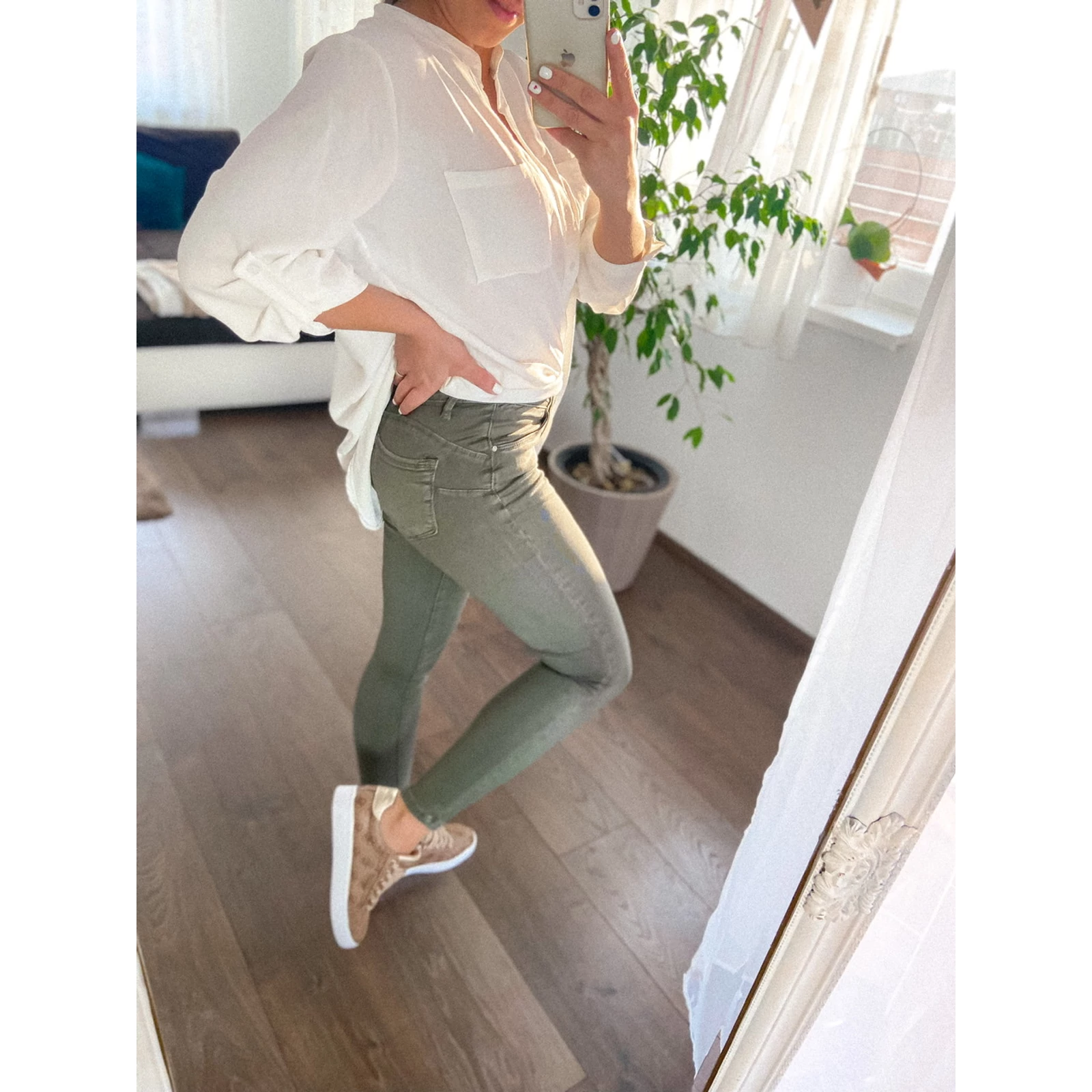 Kép 3/3 - NINA kahki nadrág PUSH UP