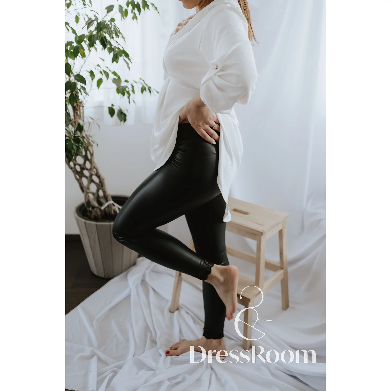 Kép 1/3 - Alicia csipkés matt bőrleggings