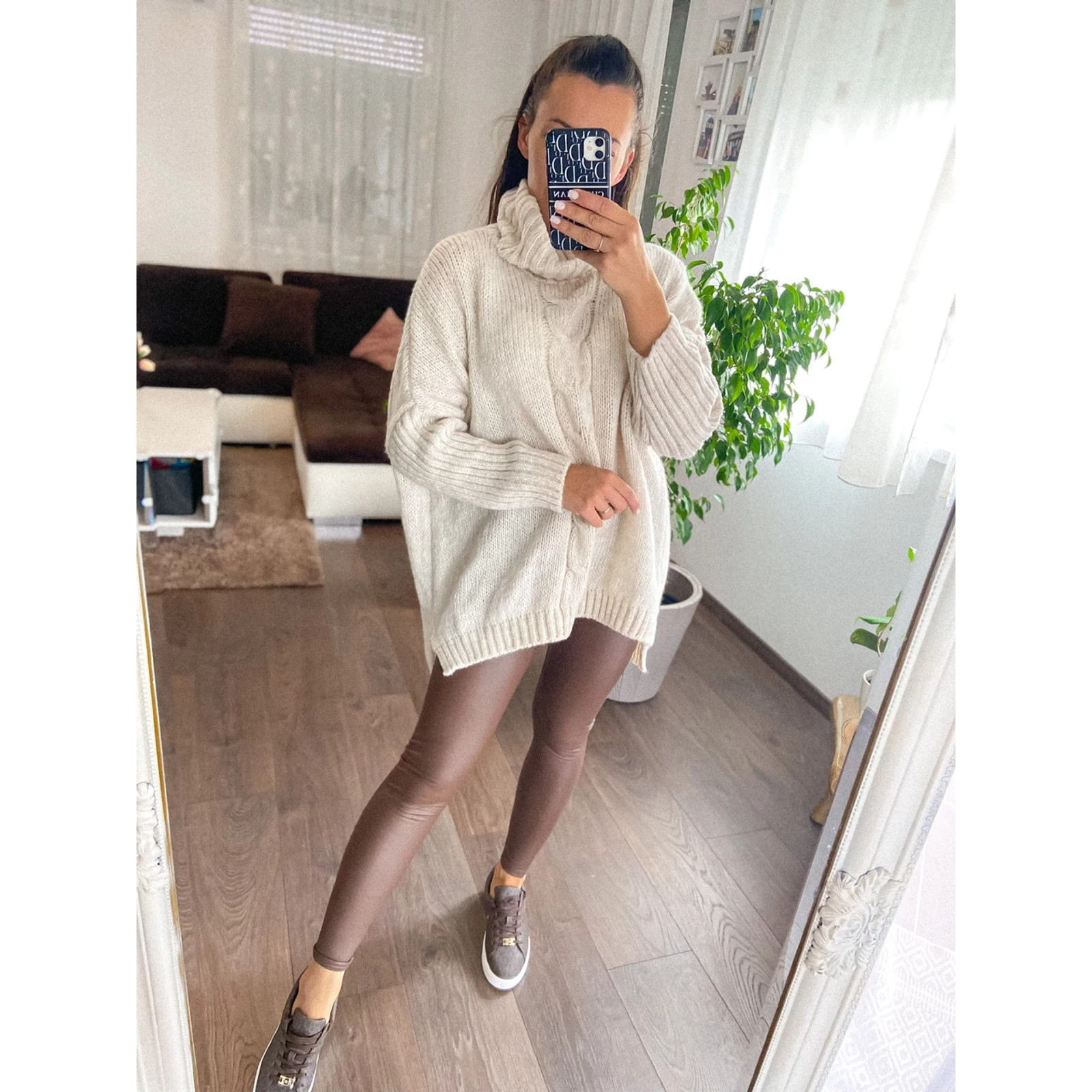 Kép 2/2 - ALICIA matt bőrleggings - DARK brown