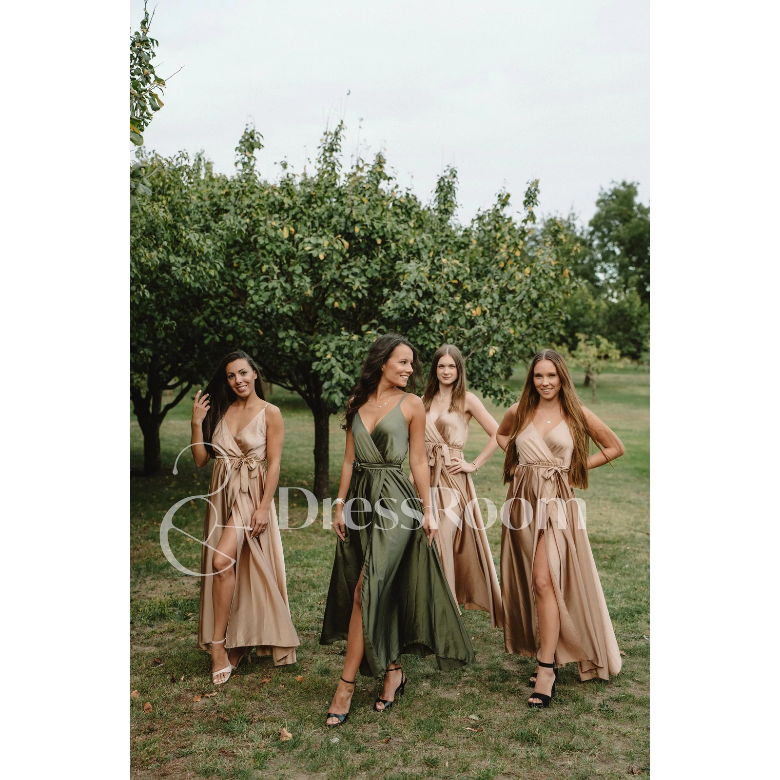 Kép 4/7 - ÉDEN maxi ruha - Khaki